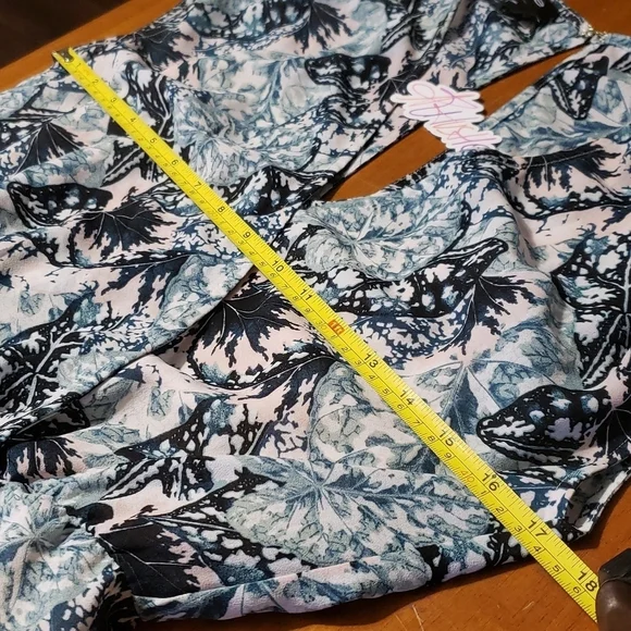 - BEBE Long green and pink dress ,size Small - Picture 17 of 17